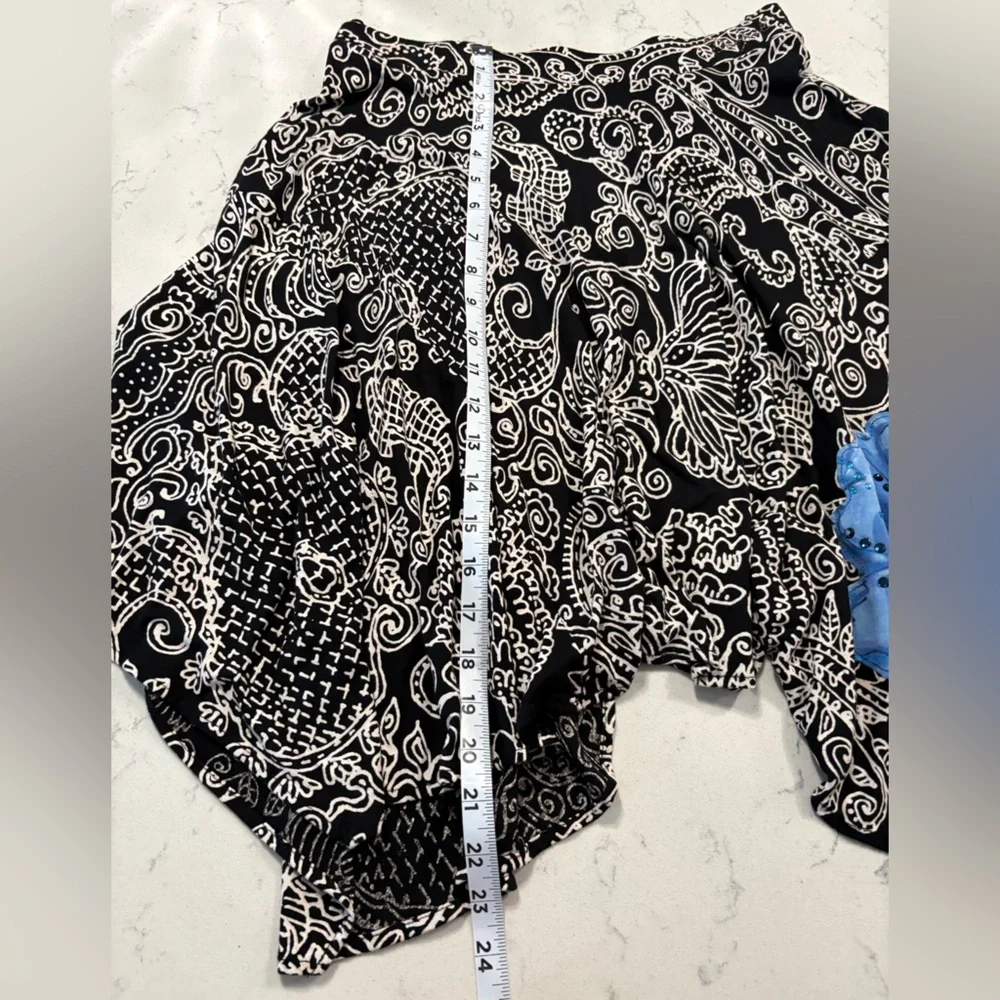 Desigual Asymmetrical Black And White Skirt With Blue Flower Size EUR Medium - Picture 7 of 7